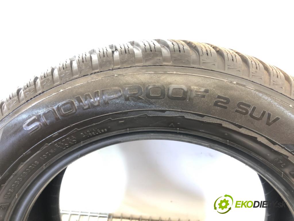 --- ---      PNEUMATIKA: zima 2X 235/60 18" NOKIAN
