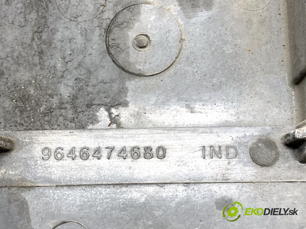 CITROEN C5 III sedan 2008 103 kW 2.0 16V 1997 držák přední část 9646474680 (Přední výztuha)