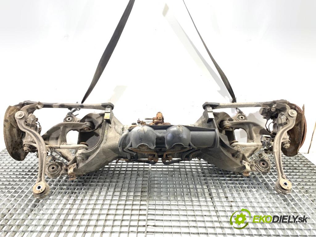 CITROEN C5 III sedan 2008 103 kW 2.0 16V 1997 výztuha zadní část 9640718710