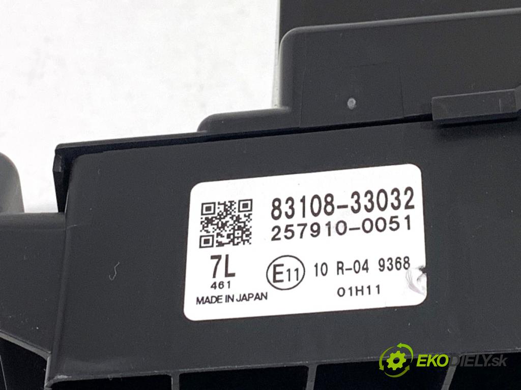 TOYOTA CAMRY sedan 2024 131 kW 2.5 Hybrid (AXVH71_) 2487 Displej HEAD UP 83108-33032