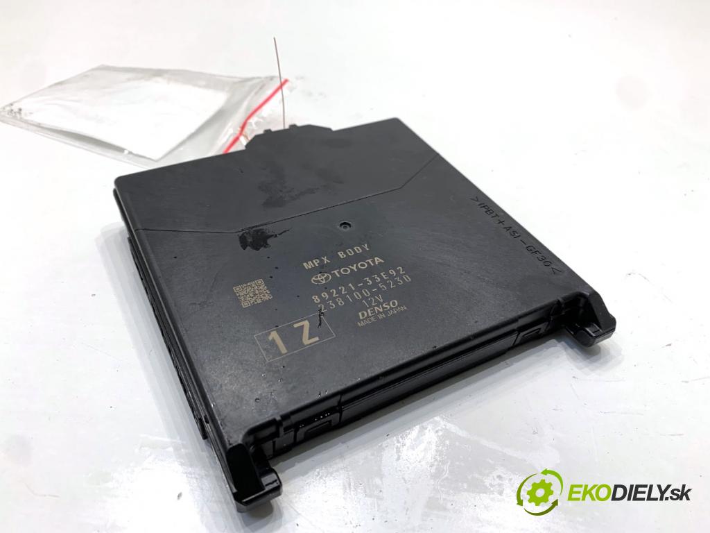 TOYOTA CAMRY sedan 2024 131 kW 2.5 Hybrid (AXVH71_) 2487 Modul MPX: 89221-33E92