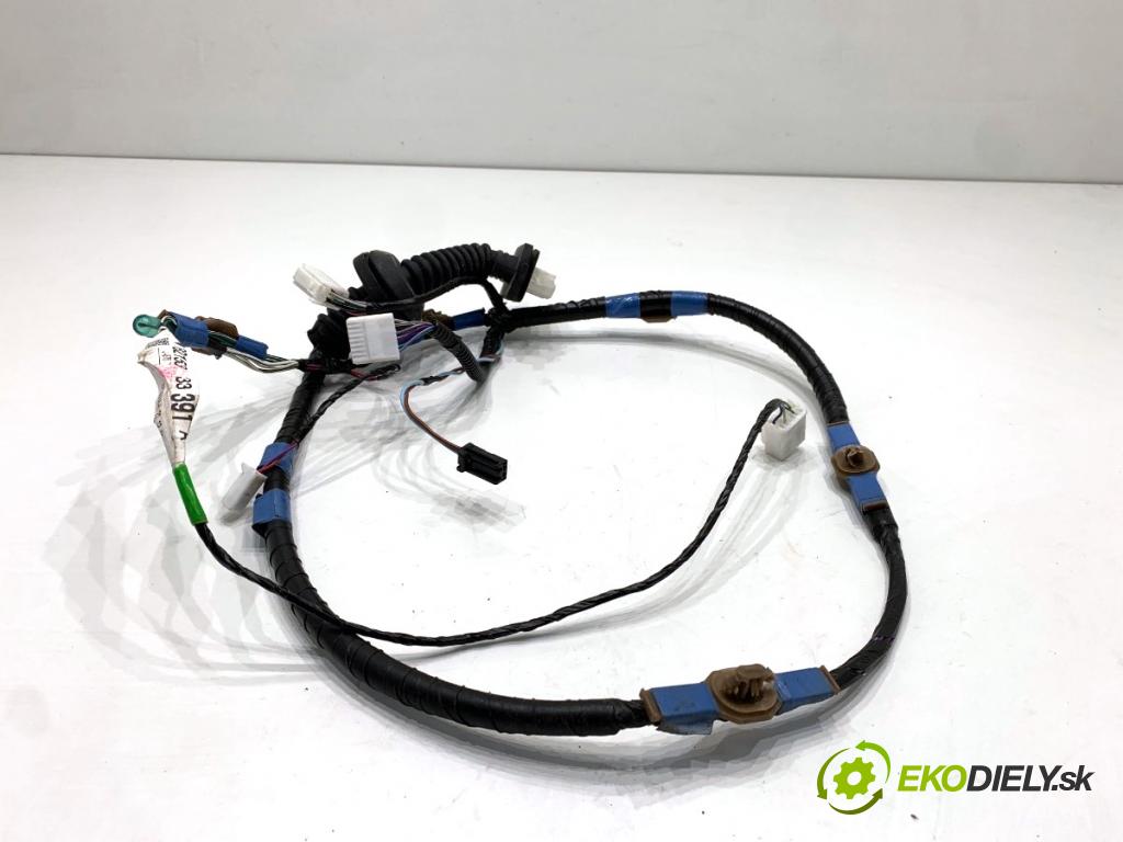 TOYOTA CAMRY sedan 2024 131 kW 2.5 Hybrid (AXVH71_) 2487 káblovačka dveře zadní část pravý