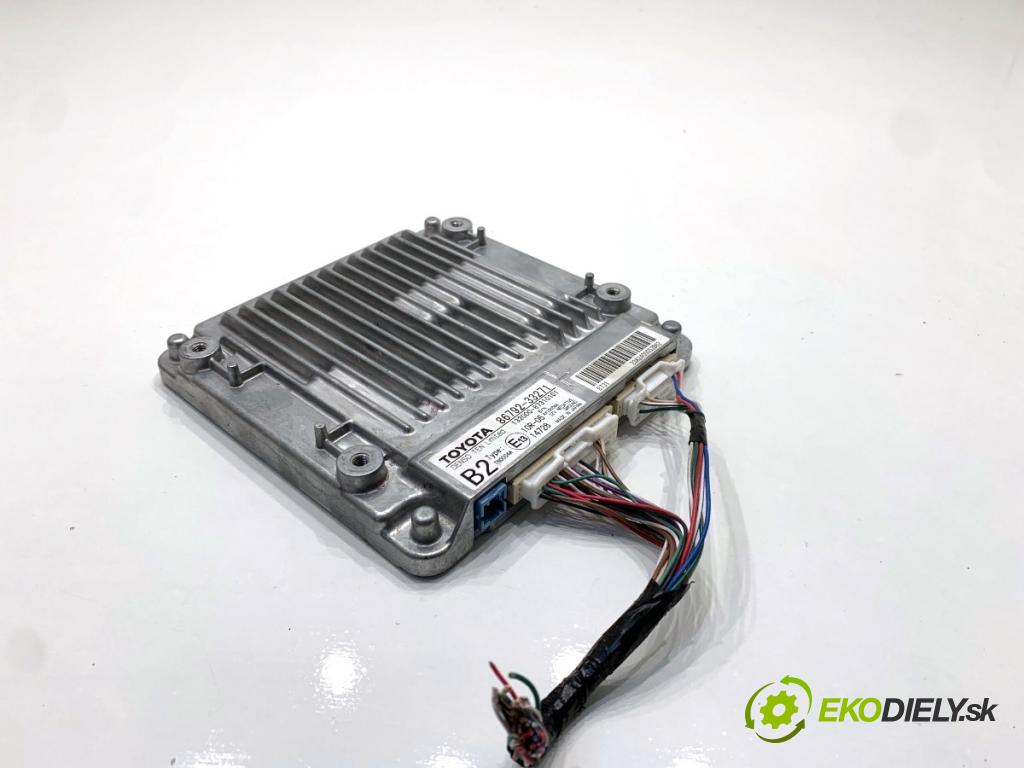 TOYOTA CAMRY sedan 2024 131 kW 2.5 Hybrid (AXVH71_) 2487 modul ASISTENT 86792-33271
