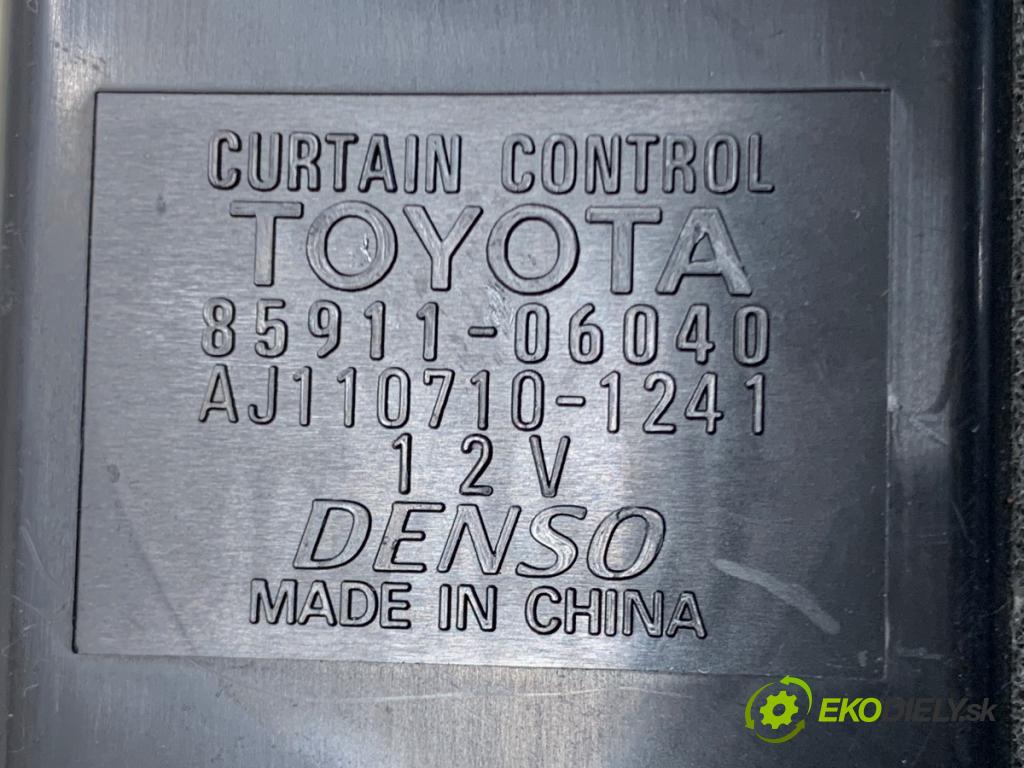 TOYOTA CAMRY sedan 2024 131 kW 2.5 Hybrid (AXVH71_) 2487 Roleta okna zadnej 64350-33030