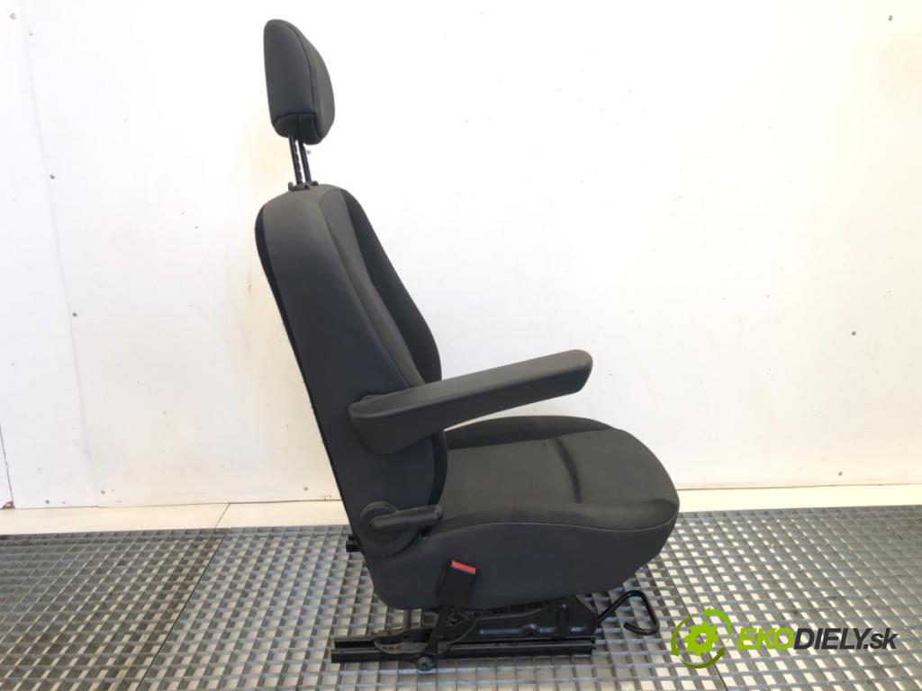 RENAULT MASTER III Skrzynia 2019 125 kW 2.3 dCi 170 FWD (FV0L) 2298 Sedadlo ľavy predný