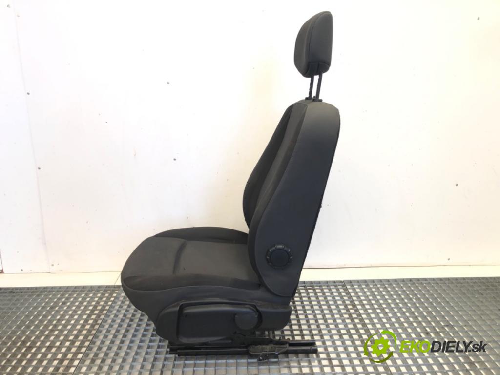 RENAULT MASTER III Skrzynia 2019 125 kW 2.3 dCi 170 FWD (FV0L) 2298 sedadlo levý přední část
