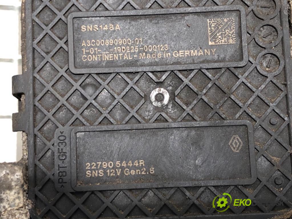 RENAULT MASTER III Skrzynia 2019 125 kW 2.3 dCi 170 FWD (FV0L) 2298 katalyzátor výfuk 82520175 82520514