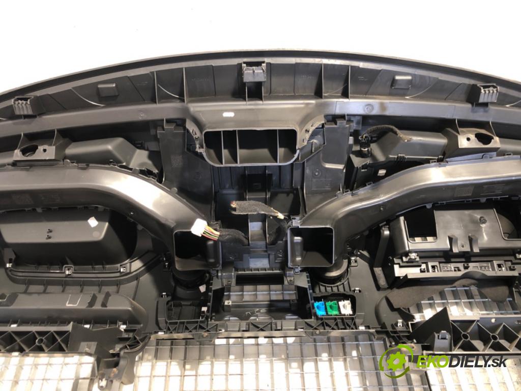 RENAULT MASTER III Skrzynia 2019 125 kW 2.3 dCi 170 FWD (FV0L) 2298 Palubná doska (Palubná doska)
