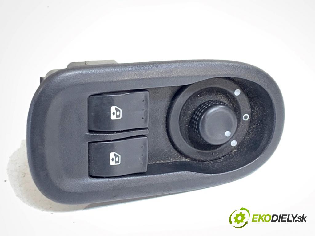 RENAULT MASTER III Skrzynia 2019 125 kW 2.3 dCi 170 FWD (FV0L) 2298 přepínač oken 8200637849 (Páčky pod volantem)