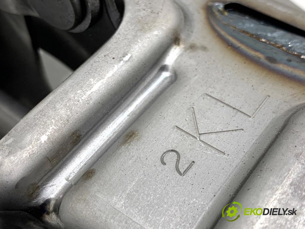 TOYOTA CAMRY sedan 2024 131 kW 2.5 Hybrid (AXVH71_) 2487 motorek nastavení sedačky 85820-30750