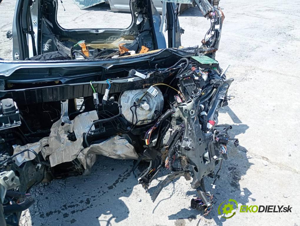 NISSAN QASHQAI J12 SUV 2023 116 kW 1.3 DIG-T Napęd na wszystkie koła 1332 karoséria ČTVRŤÁK: Blatník prah strecha PODŁUŻNICA