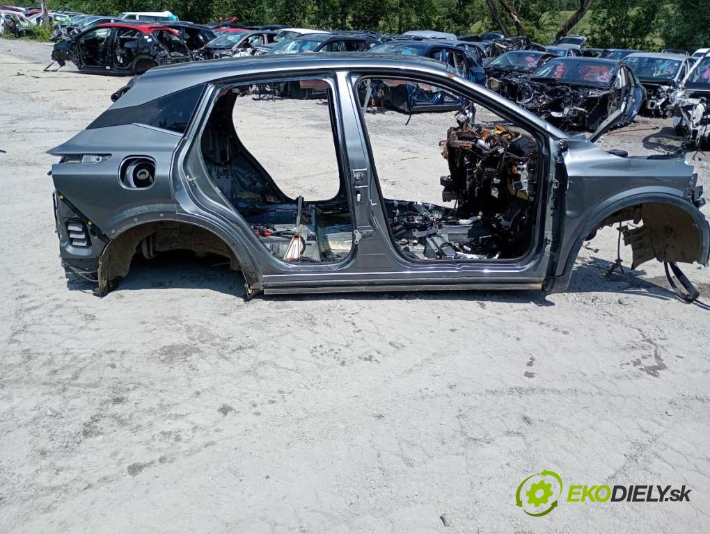 NISSAN QASHQAI J12 SUV 2023 116 kW 1.3 DIG-T Napęd na wszystkie koła 1332 karoséria ČTVRŤÁK: Blatník prah strecha PODŁUŻNICA