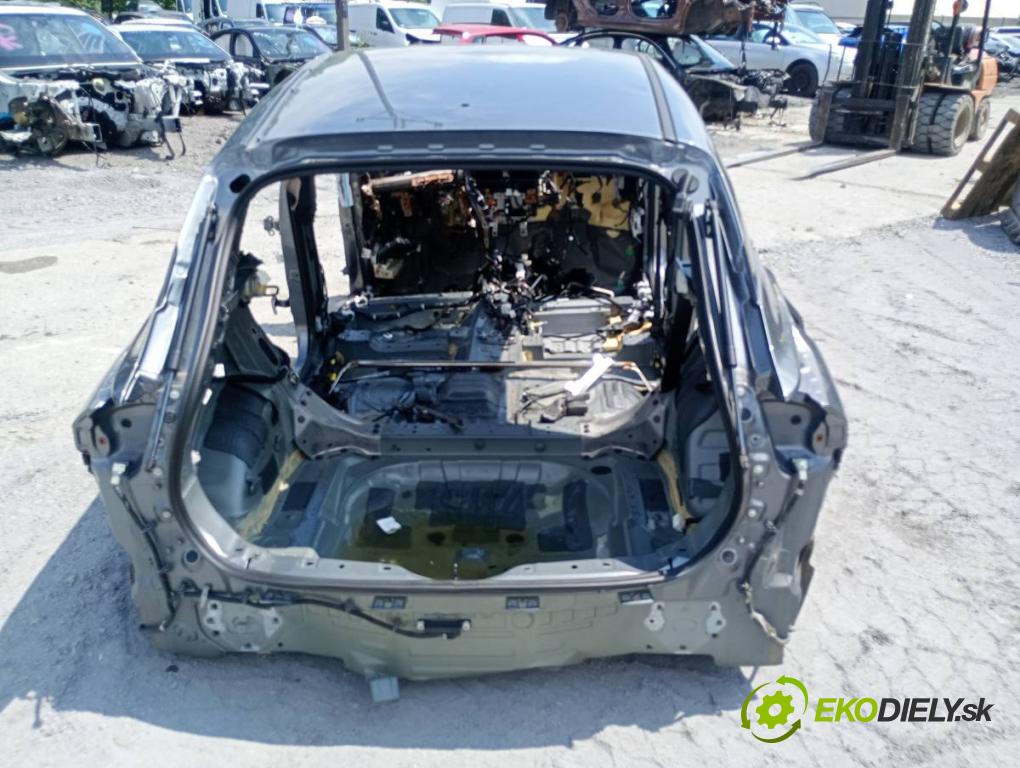 NISSAN QASHQAI J12 SUV 2023 116 kW 1.3 DIG-T Napęd na wszystkie koła 1332 karoséria ČTVRŤÁK: Blatník prah strecha PODŁUŻNICA
