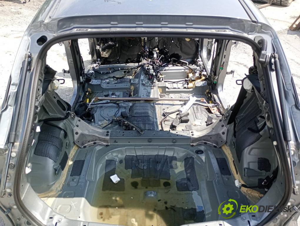 NISSAN QASHQAI J12 SUV 2023 116 kW 1.3 DIG-T Napęd na wszystkie koła 1332 karoséria ČTVRŤÁK: Blatník prah strecha PODŁUŻNICA