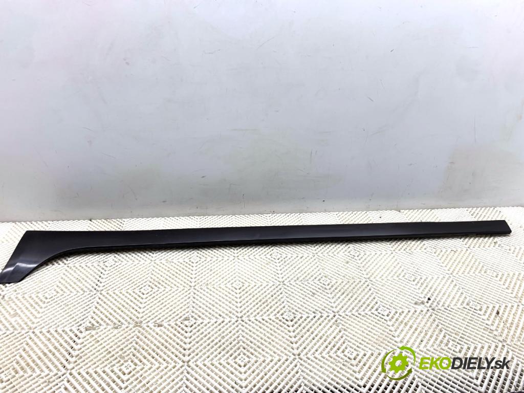 AUDI A6 C7 Kombi 2014 140 kW 2.0 TDI 1968 lišta prahová levý 
