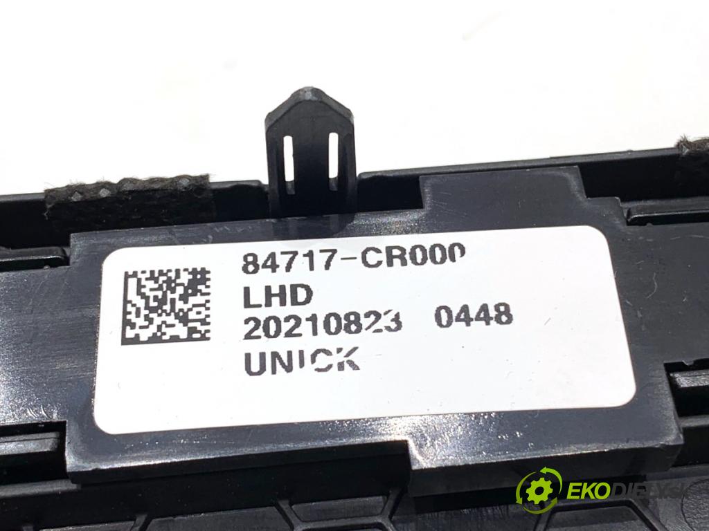 KIA CEED SUV 2022 104 kW 1.6 GDI Hybrid 1580 krycie plasty reproduktory prístrojovky 84715-CR000