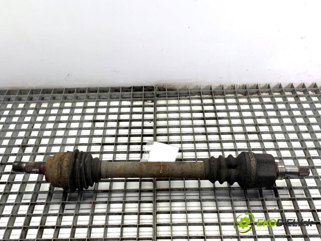 CITROEN C4 I liftback 2006 80 kW 1.6 16V 1587 poloos levý přední část 