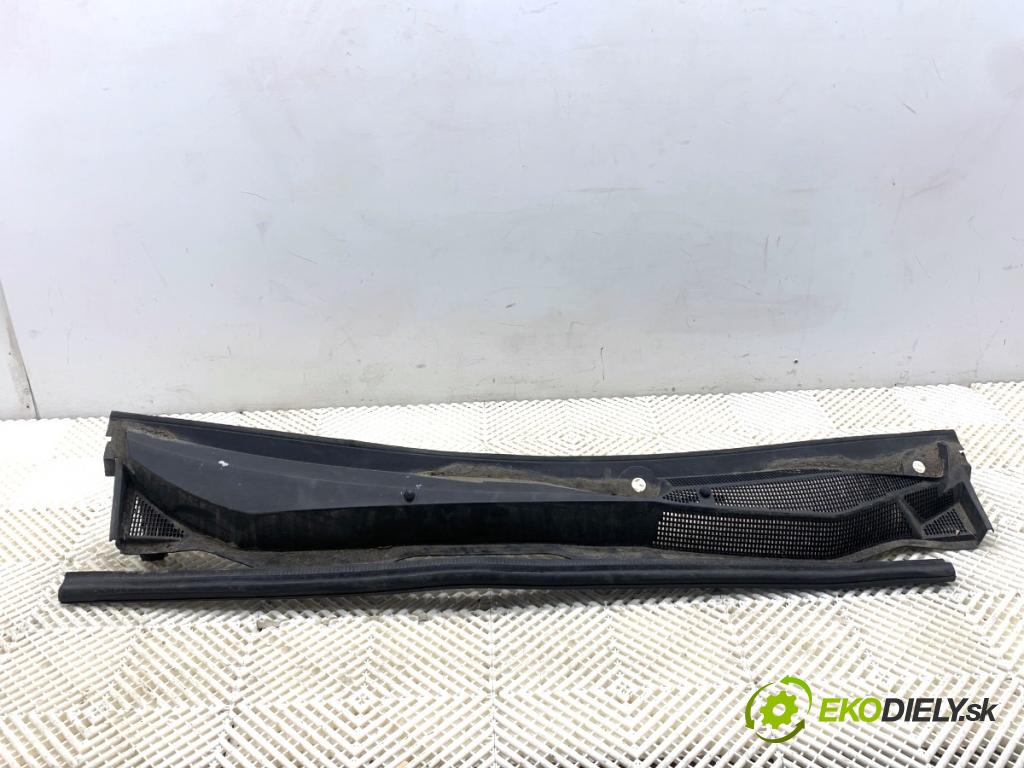 OPEL ASTRA H liftback 2007 66 kW 1.3 CDTI (L48) 1248 torpédo plast pod čelní okno 24463382 (Plast pod čelním sklem)