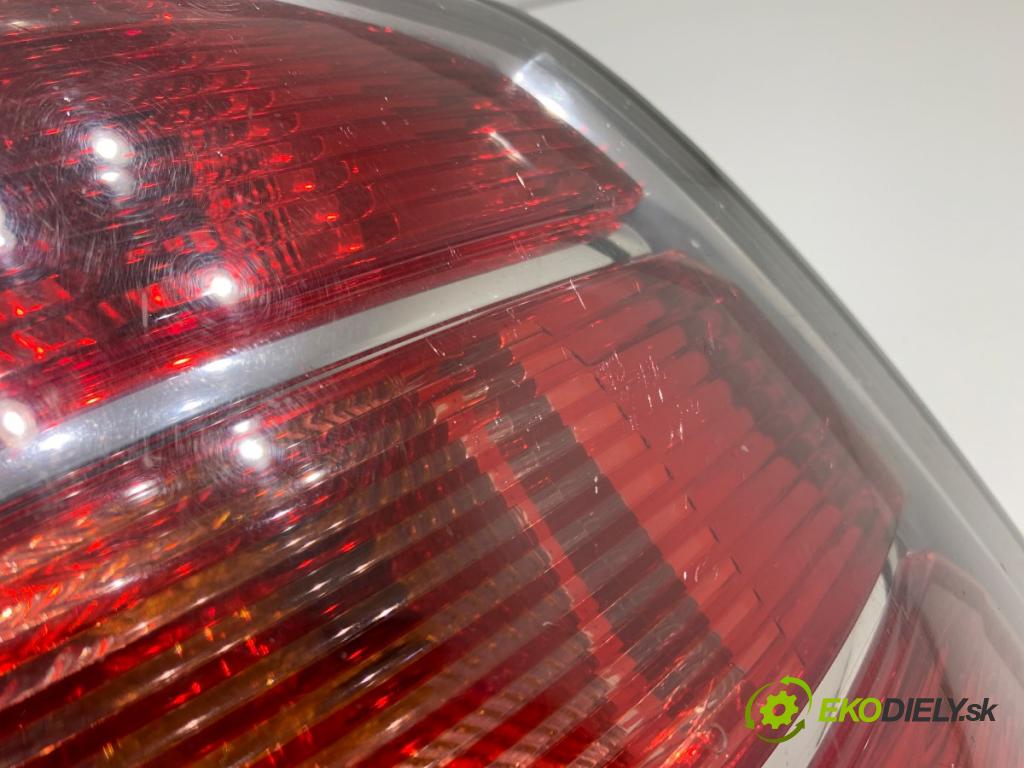OPEL ZAFIRA B nadwozie wielkoprzestrzenne (MPV) 2006 77 kW 1.6 (M75) 1598 světlo pravý zadní část 24451843