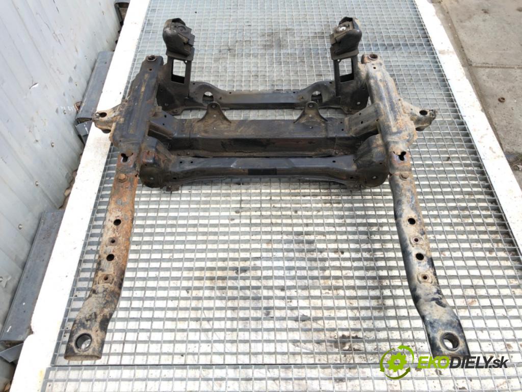 VW CARFTER 30 35 Autobus 2007 120 kW 2.5 TDI 2461 výztuha pod motor A9063301906 (Přední výztuha)