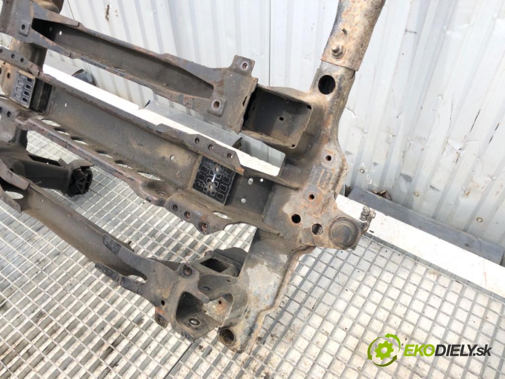 VW CARFTER 30 35 Autobus 2007 120 kW 2.5 TDI 2461 výztuha pod motor A9063301906 (Přední výztuha)