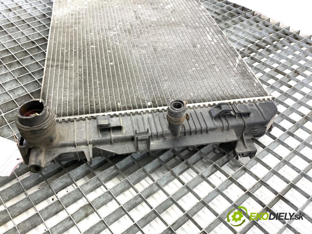 VW CARFTER 30 35 Autobus 2007 120 kW 2.5 TDI 2461 chladič vody 2E0121253A (Vodní chladič)