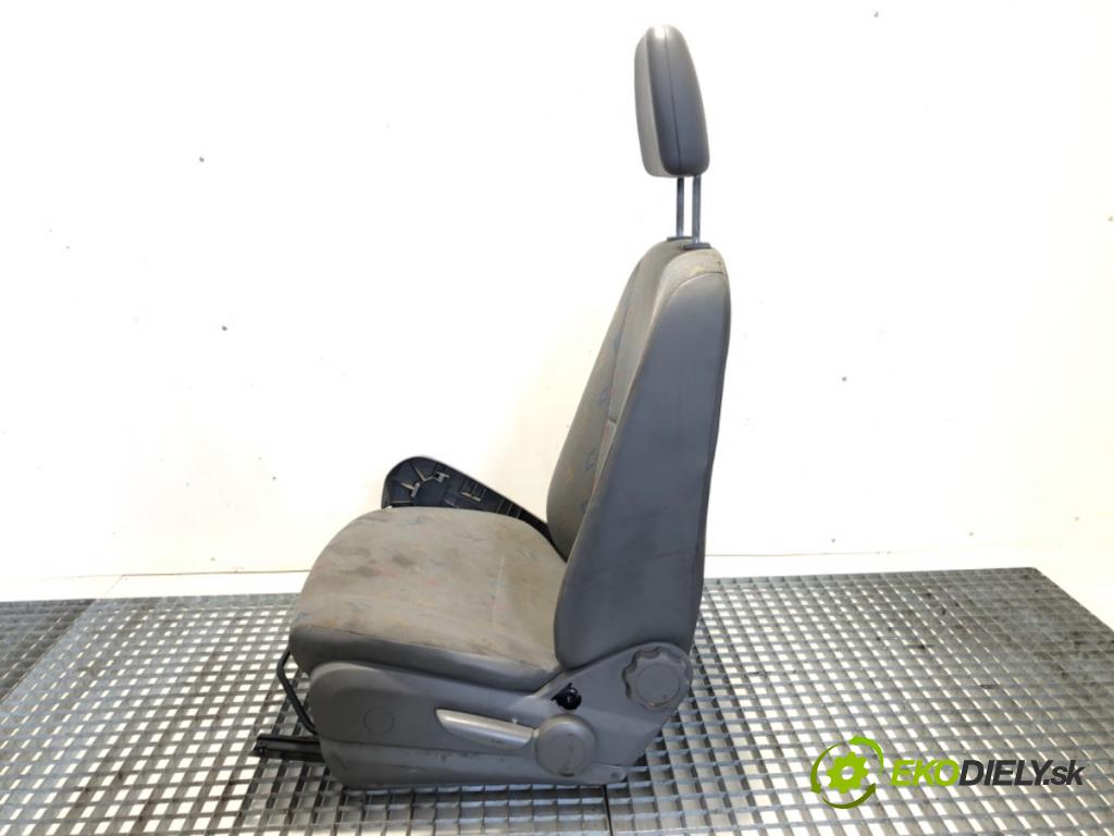 VW CARFTER 30 35 Autobus 2007 120 kW 2.5 TDI 2461 Sedadlo ľavy predný