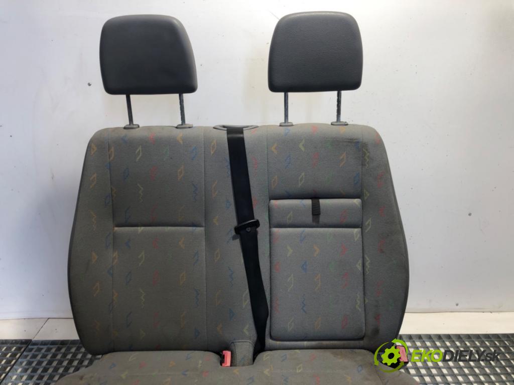 VW CARFTER 30 35 Autobus 2007 120 kW 2.5 TDI 2461 sedadlo pravý přední část