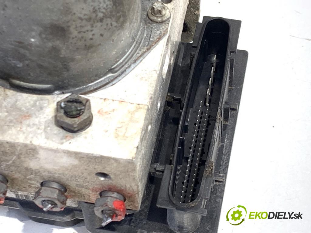 VW CARFTER 30 35 Autobus 2007 120 kW 2.5 TDI 2461 pumpa ABS A0014462589 (Pumpa ABS)