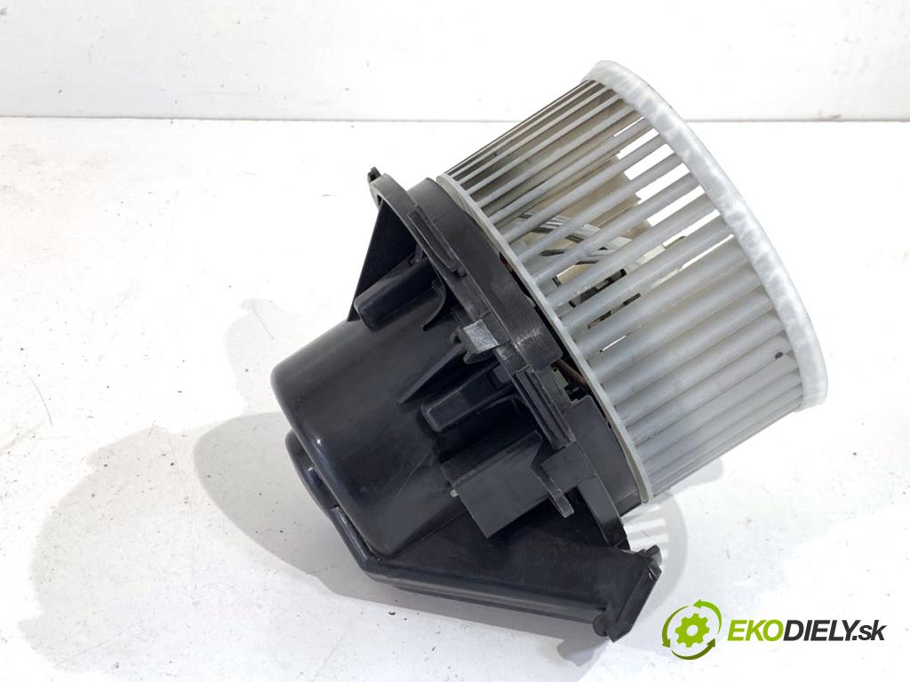 VW CARFTER 30 35 Autobus 2007 120 kW 2.5 TDI 2461 ventilátor kúrenia