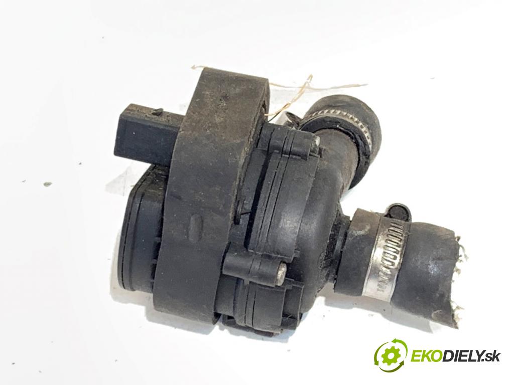 VW CARFTER 30 35 Autobus 2007 120 kW 2.5 TDI 2461 DALŠÍ: pumpa vody A2118350028 (Vodní pumpa)