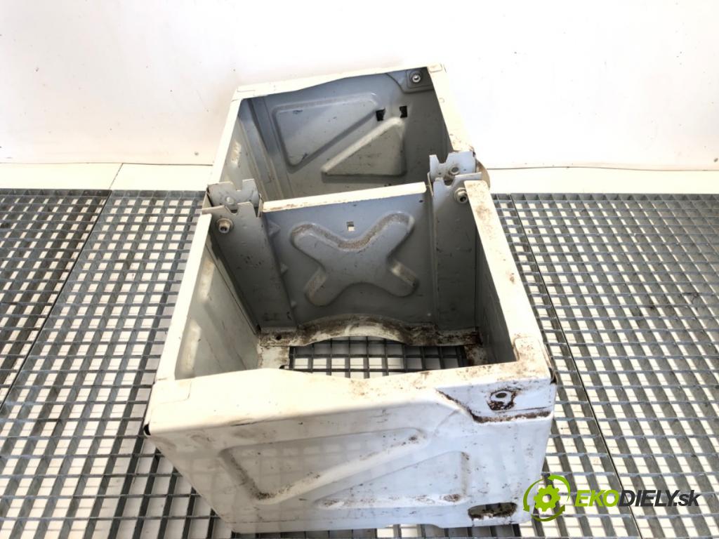 VW CARFTER 30 35 Autobus 2007 120 kW 2.5 TDI 2461 obal sedačky pravý