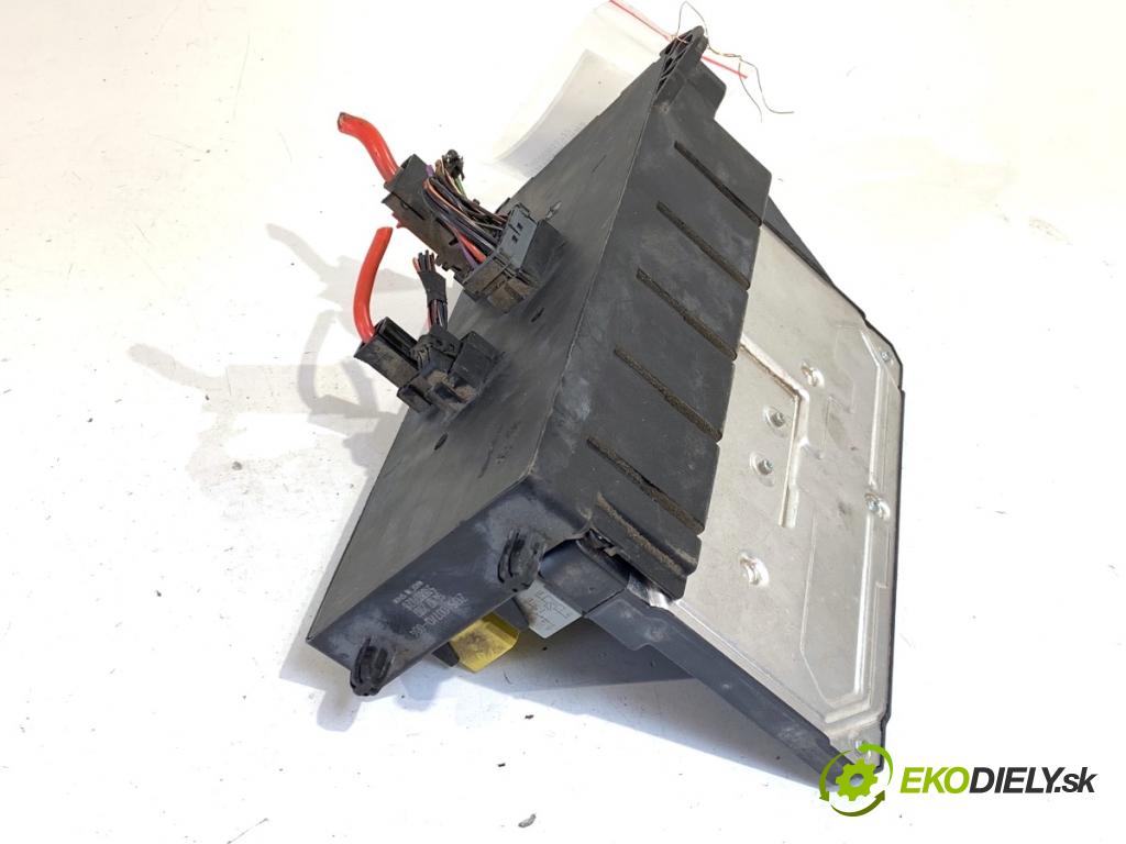VW CARFTER 30 35 Autobus 2007 120 kW 2.5 TDI 2461 Modul SAM A9065452901 (Elektrosúčasti ostatné)