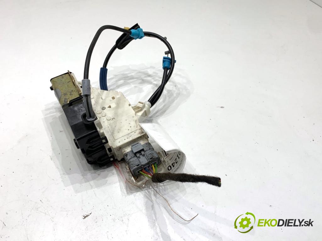 CITROEN C4 I liftback 2006 65 kW 1.4 16V 1360 zámok Dvere pravy zad 9681336880