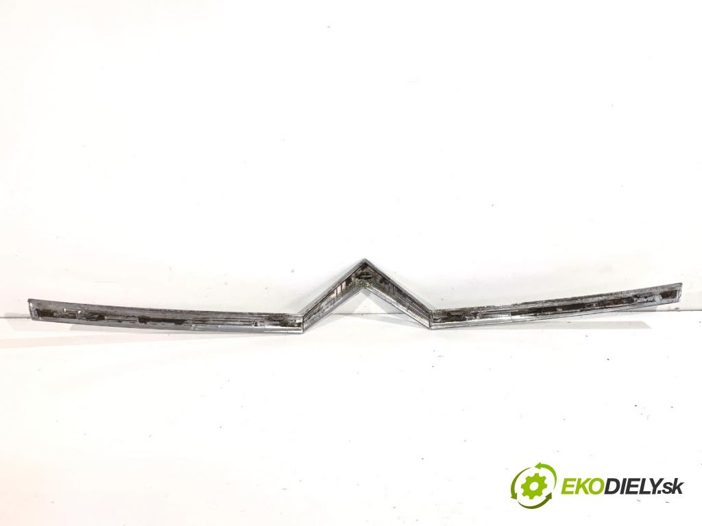 CITROEN C4 I liftback 2006 65 kW 1.4 16V 1360 Lišta kapoty chróm