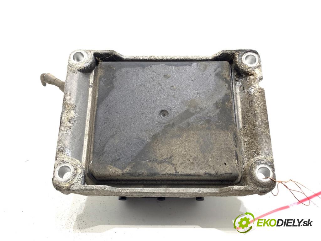 OPEL ASTRA H liftback 2008 66 kW 1.4 (L48) 1364 riadiaca jednotka Motor 55558787 (Riadiaca jednotka)