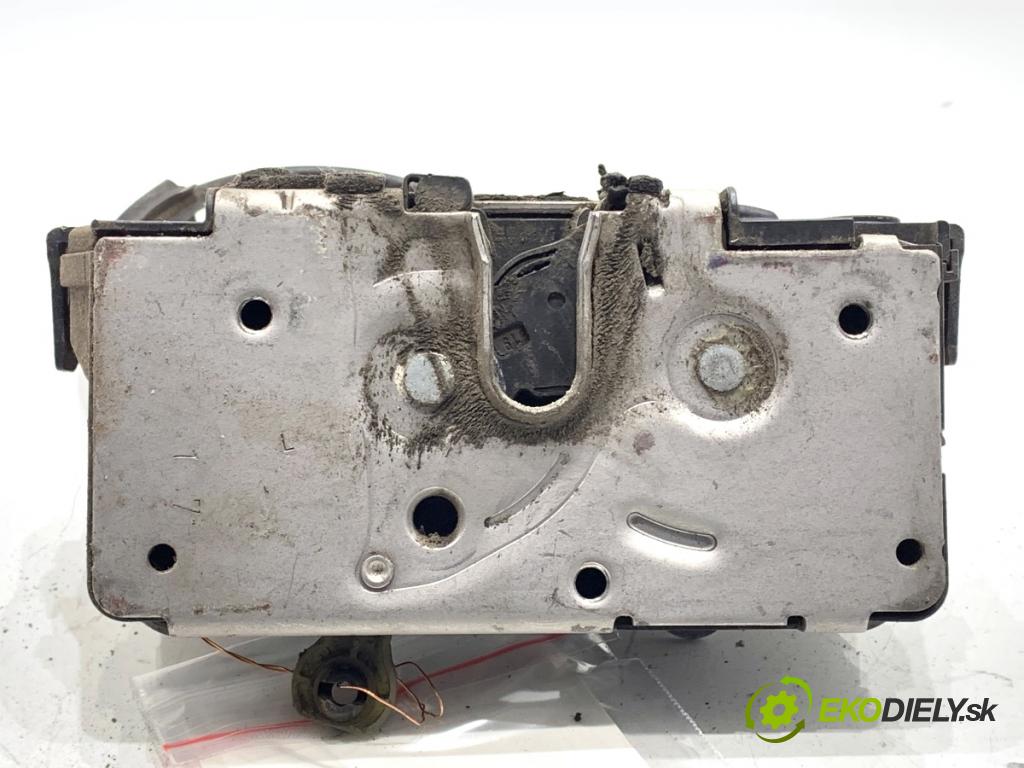 FIAT GRANDE PUNTO liftback 2006 57 kW 1.4 LPG 1368 zámok Dvere ľavy predný 55701963