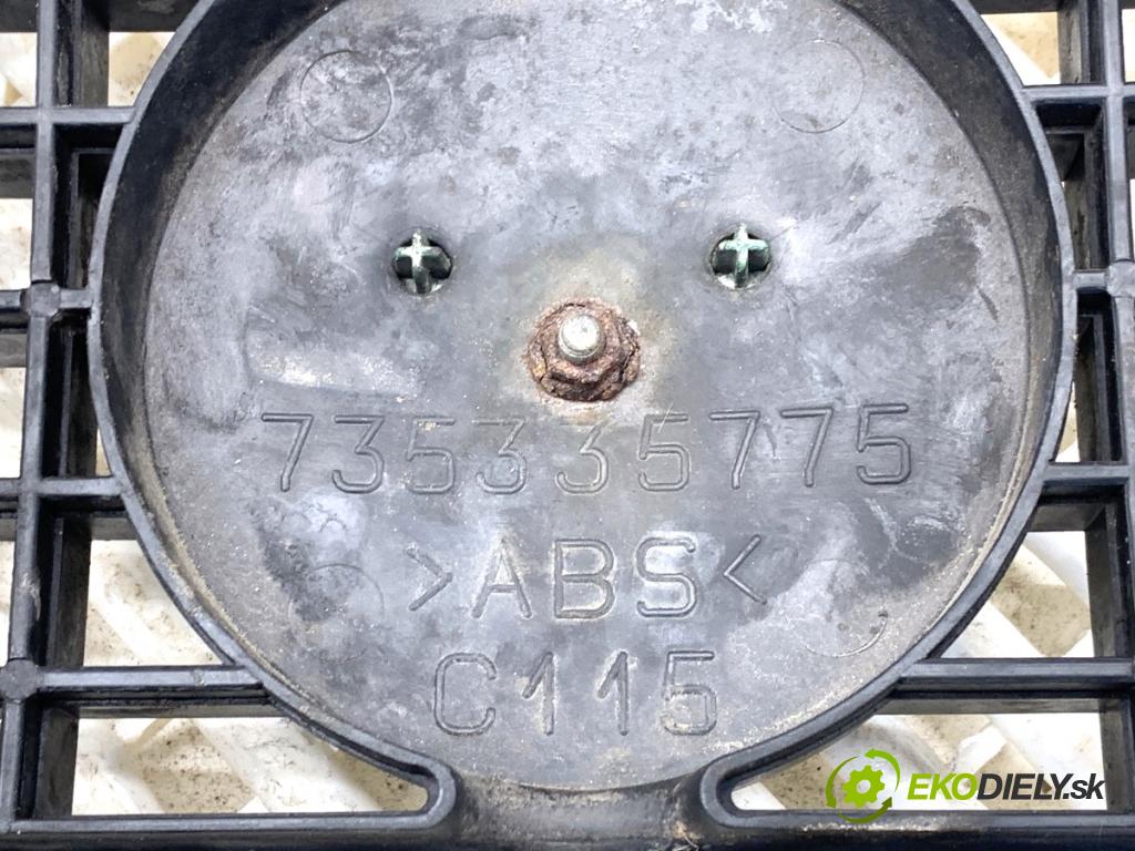 FIAT GRANDE PUNTO liftback 2006 57 kW 1.4 LPG 1368 Mriežka maska 735335775 (Mriežka predná (maska chladiča))