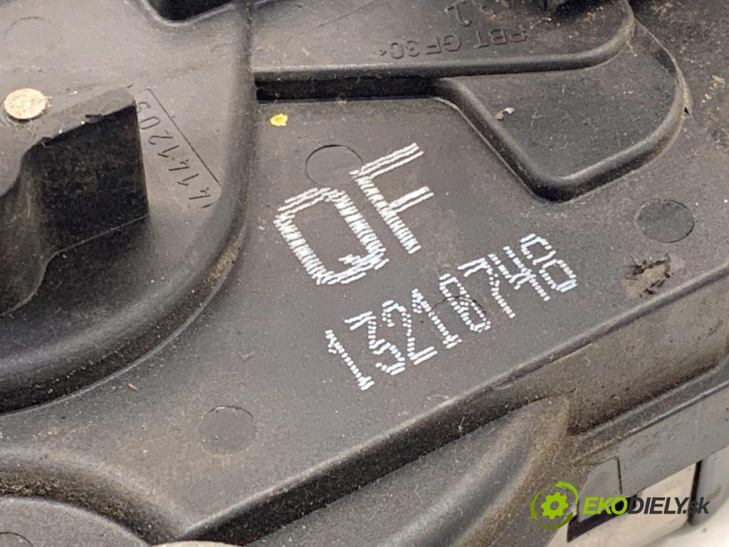OPEL ZAFIRA B Nadwozie pełne/minivan 2006 110 kW 1.9 CDTI VAN (M75) 1910 zámok Dvere ľavy predný 13210748