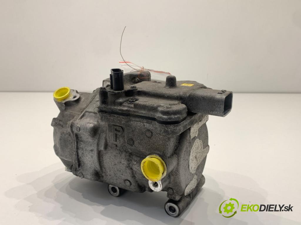 TOYOTA AURIS II Kombi 2017 73 kW 1.8 Hybrid (ZWE186_) 1798 kompresor klimatizace 042200-1330 (Kompresor klimatizace)