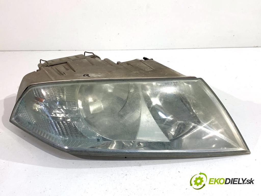 SKODA OCTAVIA II Kombi 2007 77 kW 1.9 TDI 1896 světlomet pravý přední část 