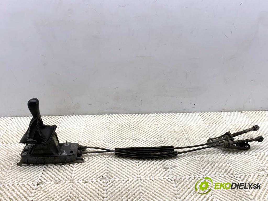 SKODA OCTAVIA II Kombi 2007 77 kW 1.9 TDI 1896 kulisa 1K0711049BN (Řadicí páka (kulisa) )