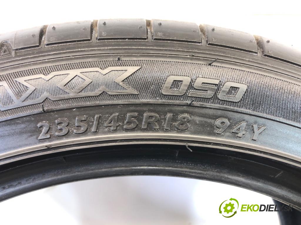 --- ---      PNEUMATIKA: 1X 235/45 R18 DUNLOP