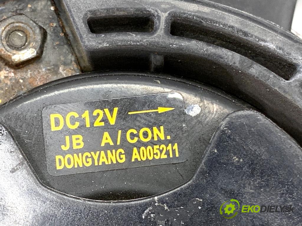 KIA RIO II liftback 2006 71 kW 1.4 16V 1399 Ventilátor chladiča 25380-1GXXX (Ventilátor)