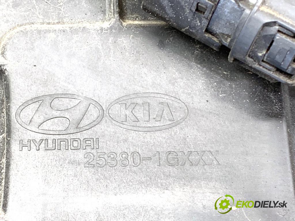 KIA RIO II liftback 2006 71 kW 1.4 16V 1399 Ventilátor chladiča 25380-1GXXX (Ventilátor)