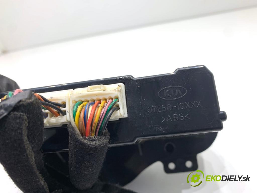KIA RIO II liftback 2006 71 kW 1.4 16V 1399 Panel ovládania kúrenia 97250-1G201 (Prepínacie páčky pod volantom)