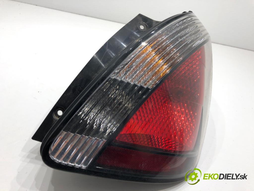 KIA RIO II liftback 2006 71 kW 1.4 16V 1399 Svetlo pravy zad 92402-1G2