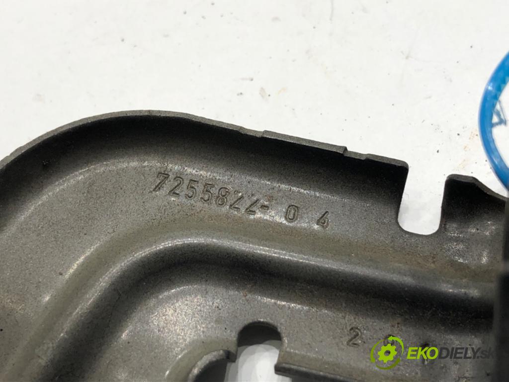BMW F30 sedan 2015 110 kW 318 d 1995 uchycení blatníka pravý přední část 7255822