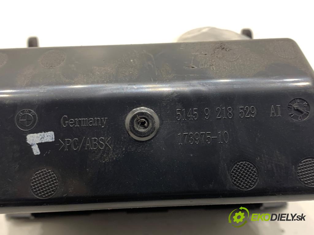 BMW F30 sedan 2015 110 kW 318 d 1995 Priehradka, kastlík volantu 9218529