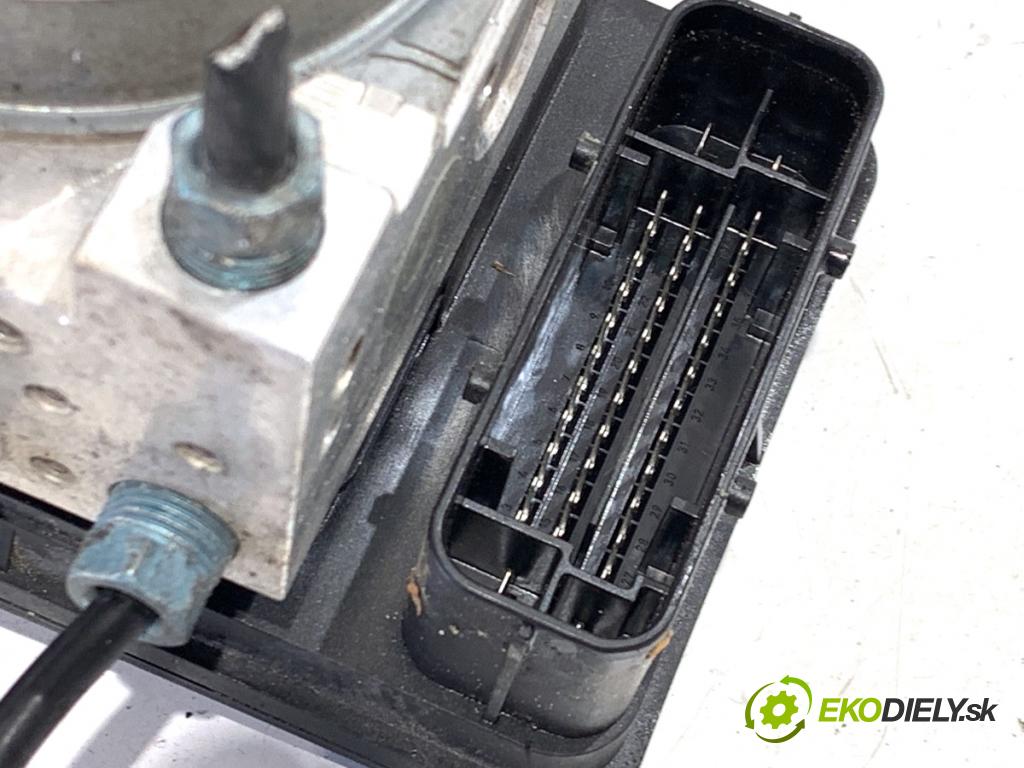 BMW F30 sedan 2015 110 kW 318 d 1995 Pumpa ABS 6871109 (Pumpa ABS)